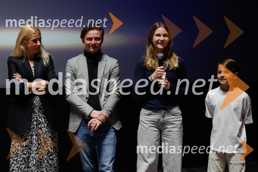 Podelitev druge zlate role za ustvarjalce filma Belo se pere na 90