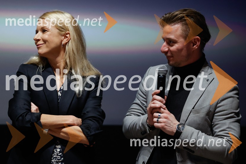 Podelitev druge zlate role za ustvarjalce filma Belo se pere na 90