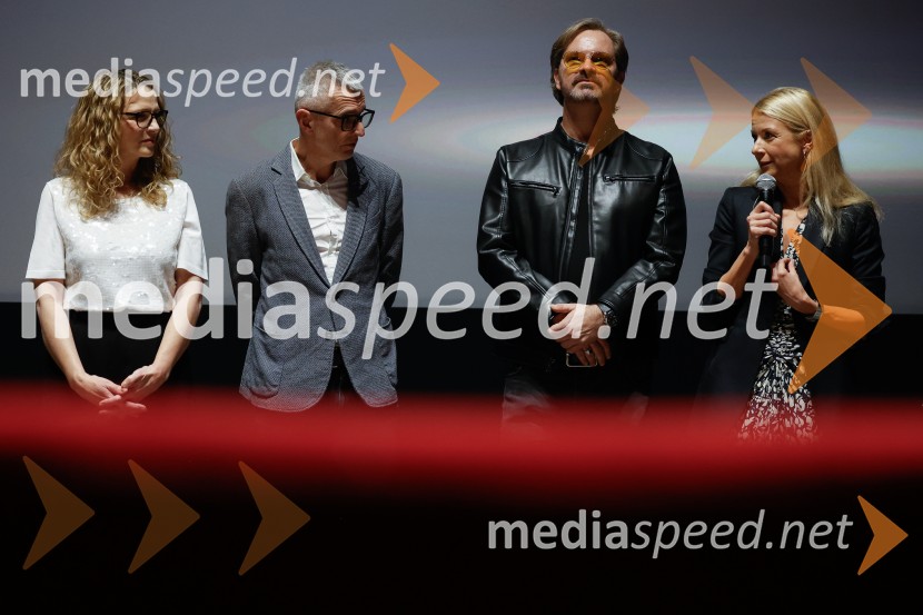 Podelitev druge zlate role za ustvarjalce filma Belo se pere na 90