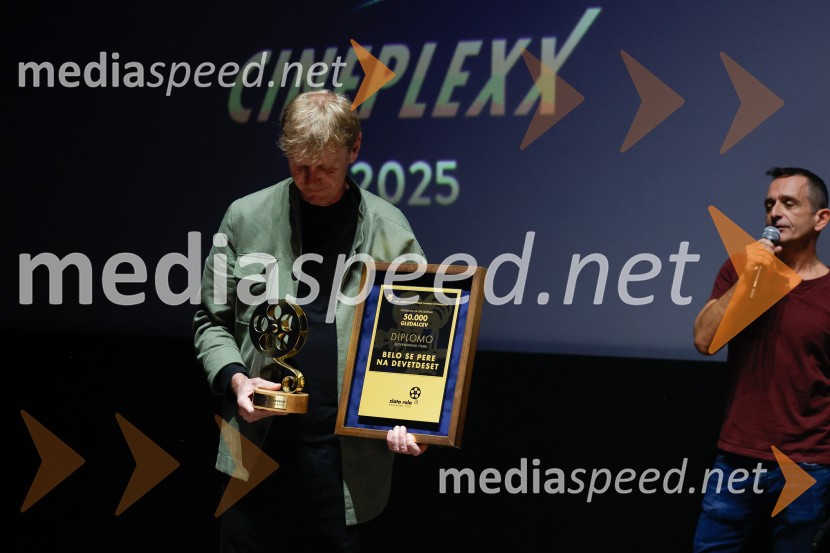 Podelitev druge zlate role za ustvarjalce filma Belo se pere na 90