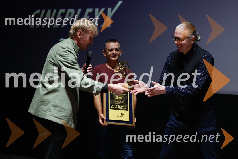 Podelitev druge zlate role za ustvarjalce filma Belo se pere na 90