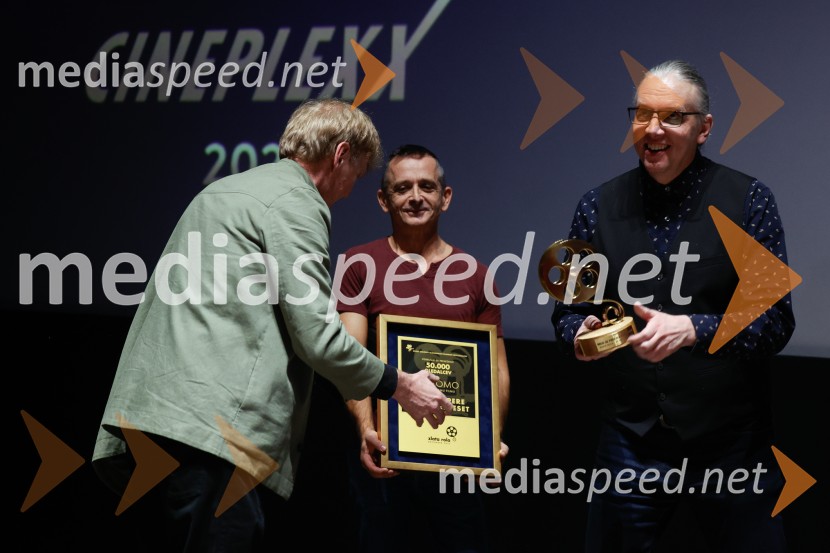 Podelitev druge zlate role za ustvarjalce filma Belo se pere na 90