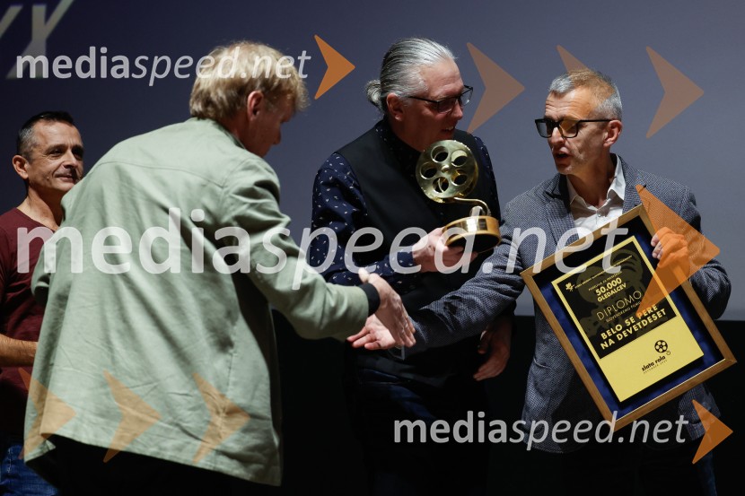 Podelitev druge zlate role za ustvarjalce filma Belo se pere na 90