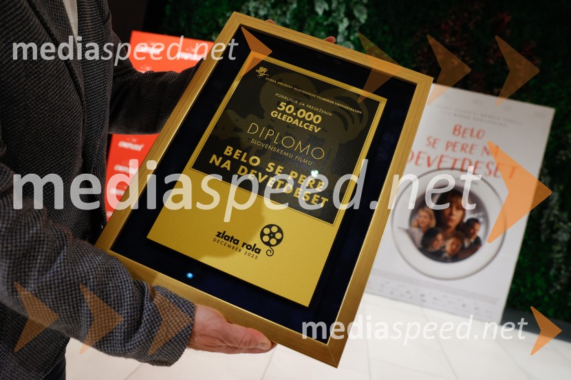 Podelitev druge zlate role za ustvarjalce filma Belo se pere na 90