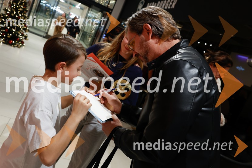 Podelitev druge zlate role za ustvarjalce filma Belo se pere na 90