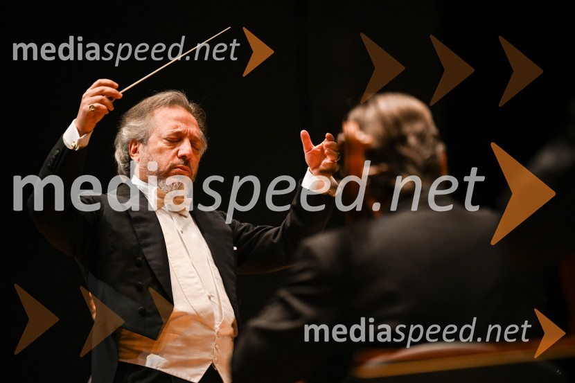 32. managerski koncert