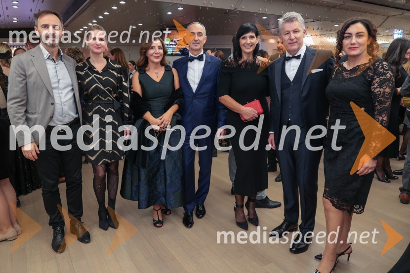  Mladen Delin, direktor festivala Arsana;  ... ;  ... ;  ... ;  ... ;  ... ;  ... 32. Managerski koncert