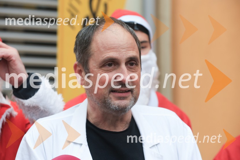 Izr. prof. dr.  Jernej Dolinšek, dr. med., specialist pediatrijeBožički s spustom razveselili otroke na Kliniki za pediatrijo UKC Maribor