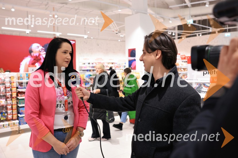  Ajka Šljivar, poslovodja trgovine HalfPrice;  ... HalfPrice odprl svoja vrata v Citycentru Celje