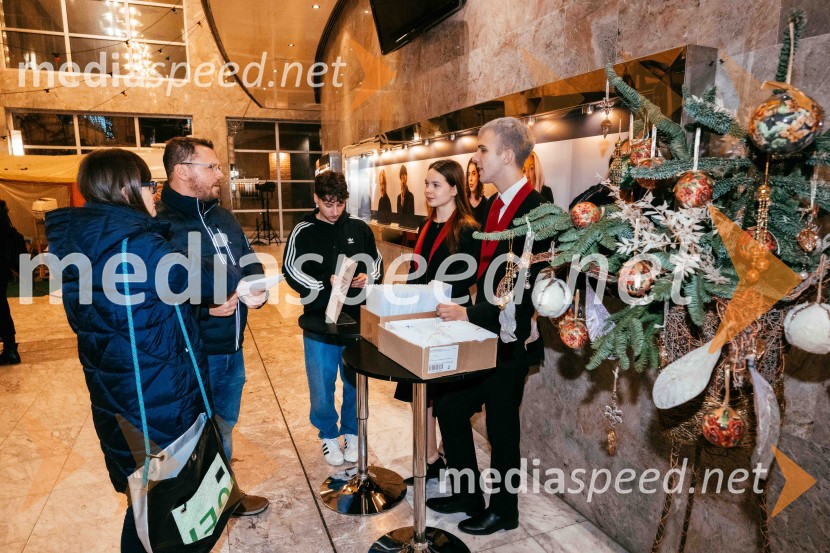 Avtorski projekt 1983 - Transgeneracijska dokumentarna fikcija v SNG Nova Gorica