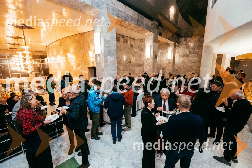 Avtorski projekt 1983 - Transgeneracijska dokumentarna fikcija v SNG Nova Gorica