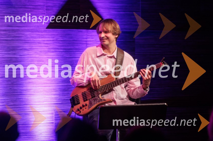 Patetico z novim projektom Armadilo: glasbena izkušnja ranljivosti in moči