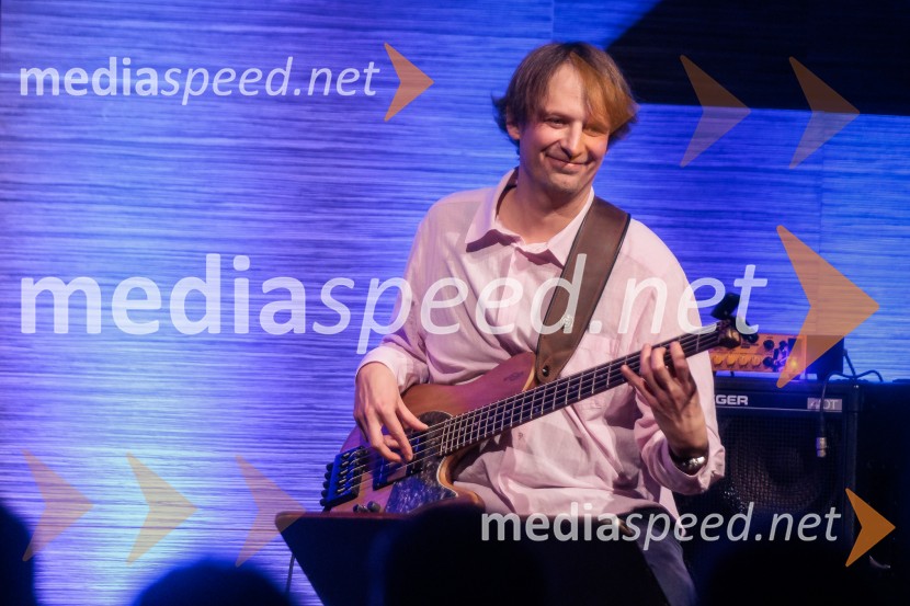 Patetico z novim projektom Armadilo: glasbena izkušnja ranljivosti in moči