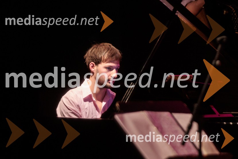 Patetico z novim projektom Armadilo: glasbena izkušnja ranljivosti in moči