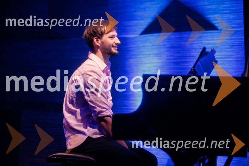 Patetico z novim projektom Armadilo: glasbena izkušnja ranljivosti in moči