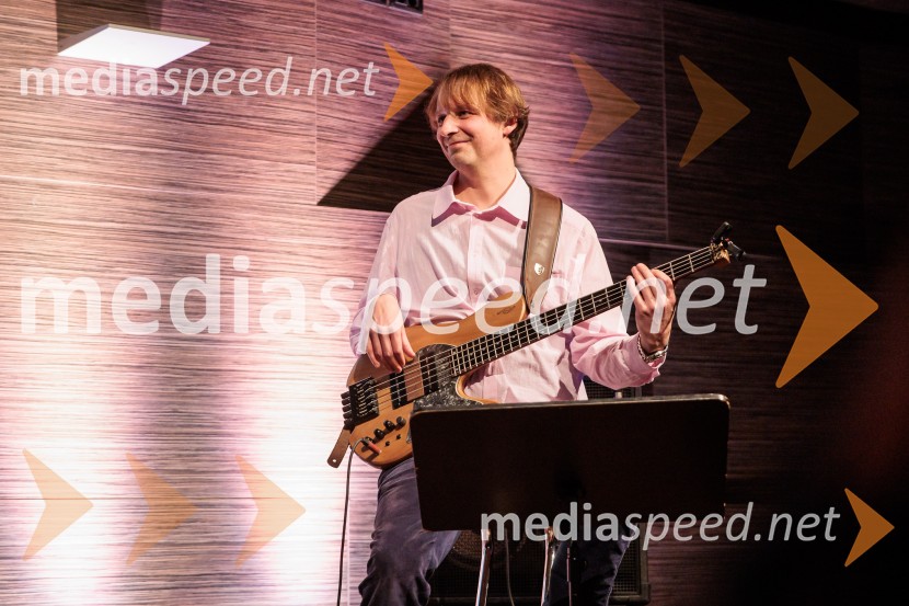 Patetico z novim projektom Armadilo: glasbena izkušnja ranljivosti in moči