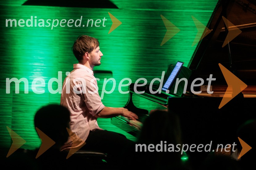 Patetico z novim projektom Armadilo: glasbena izkušnja ranljivosti in moči