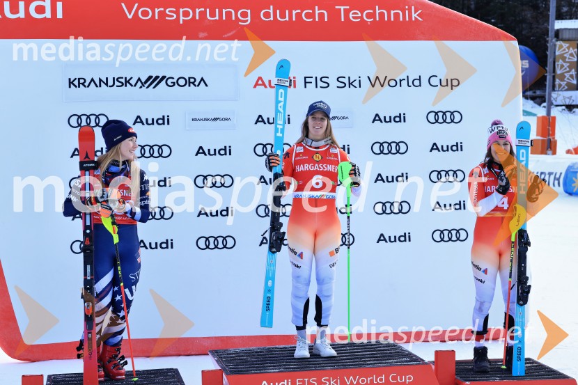 Mikaela Shiffrin, smučarka (ZDA);  Camille Rast, smučarka (Švica);  Wendy Holdener, smučarka (Švica)FIS SP v smučanju za ženske Kranjska Gora 2026 slalom
