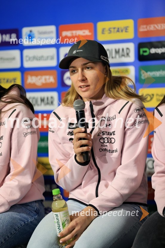  Anja Oplotnik, smučarkaFIS SP v smučanju za ženske Kranjska Gora 2026 - Novinarska konferenca pred tekmo