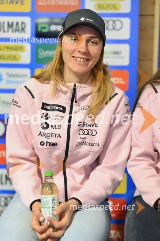  Anja Oplotnik, smučarkaFIS SP v smučanju za ženske Kranjska Gora 2026 - Novinarska konferenca pred tekmo