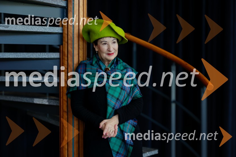  Jasmina BremecPolona Vetrih