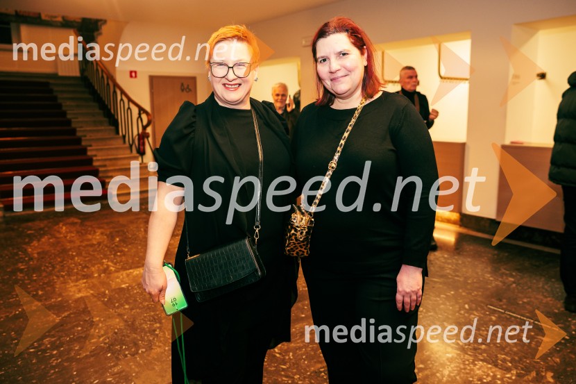 Hlapci - dokumentarec za prihodnost: krstna uprizoritev sodobne reinterpretacije Cankarja