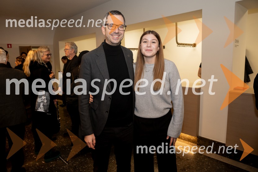 Hlapci - dokumentarec za prihodnost: krstna uprizoritev sodobne reinterpretacije Cankarja