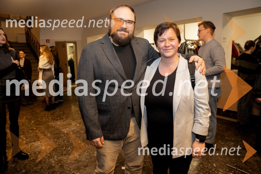 Hlapci - dokumentarec za prihodnost: krstna uprizoritev sodobne reinterpretacije Cankarja