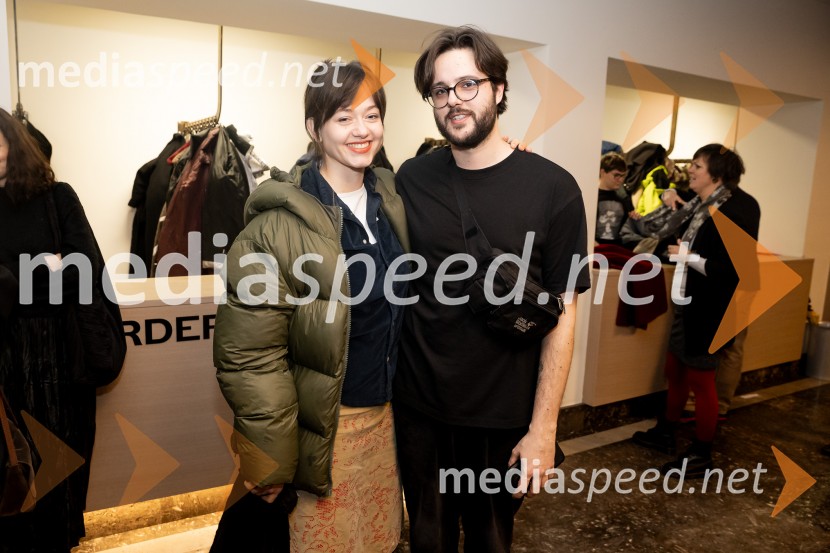 Hlapci - dokumentarec za prihodnost: krstna uprizoritev sodobne reinterpretacije Cankarja