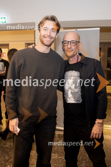 Hlapci - dokumentarec za prihodnost: krstna uprizoritev sodobne reinterpretacije Cankarja