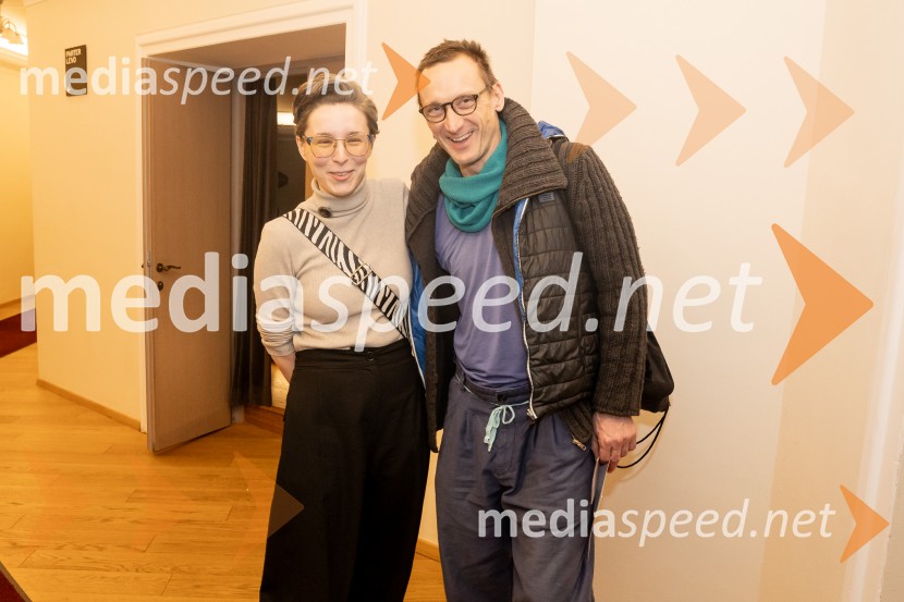 Hlapci - dokumentarec za prihodnost: krstna uprizoritev sodobne reinterpretacije Cankarja