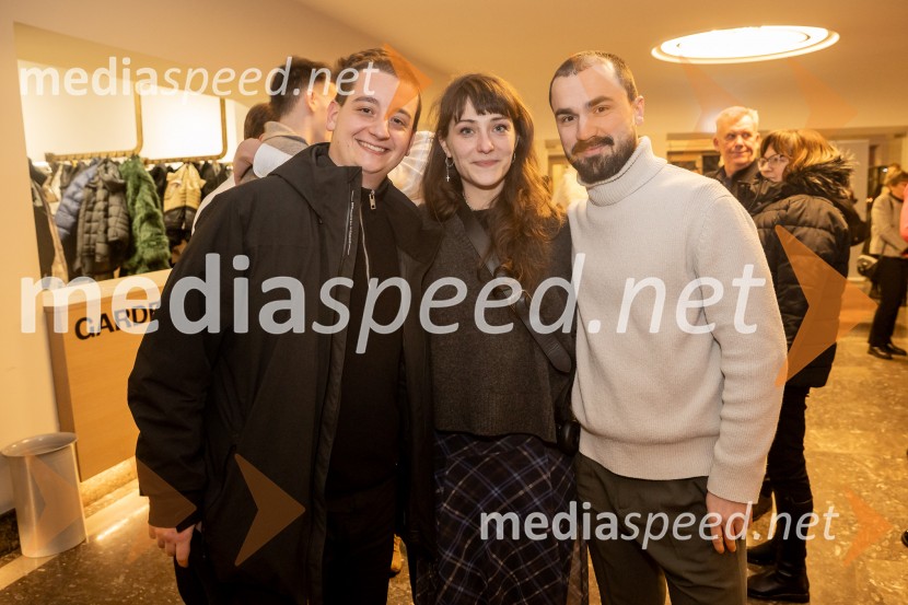 Hlapci - dokumentarec za prihodnost: krstna uprizoritev sodobne reinterpretacije Cankarja