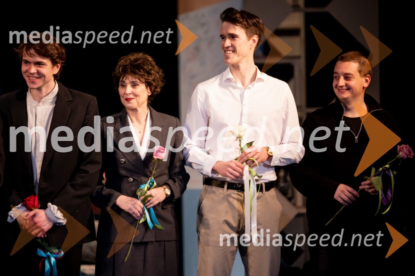 Hlapci - dokumentarec za prihodnost: krstna uprizoritev sodobne reinterpretacije Cankarja