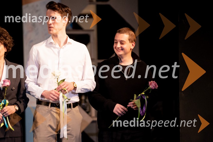 Hlapci - dokumentarec za prihodnost: krstna uprizoritev sodobne reinterpretacije Cankarja