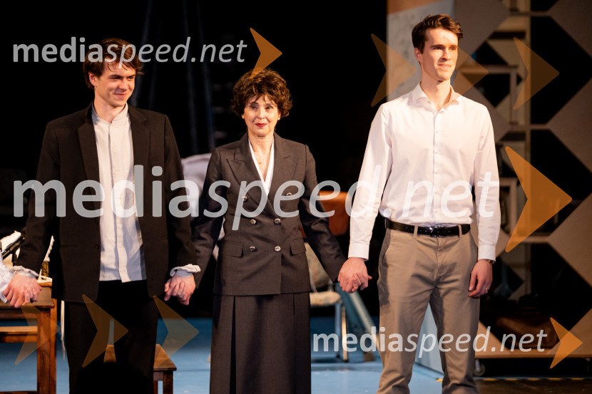 Hlapci - dokumentarec za prihodnost: krstna uprizoritev sodobne reinterpretacije Cankarja