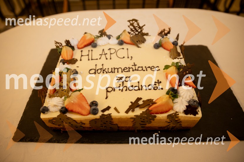 Hlapci - dokumentarec za prihodnost: krstna uprizoritev sodobne reinterpretacije Cankarja