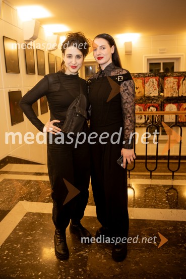 Hlapci - dokumentarec za prihodnost: krstna uprizoritev sodobne reinterpretacije Cankarja