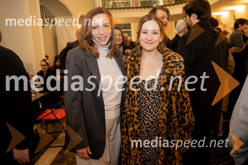 Hlapci - dokumentarec za prihodnost: krstna uprizoritev sodobne reinterpretacije Cankarja