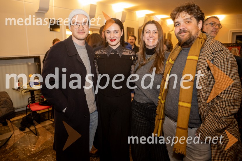 Hlapci - dokumentarec za prihodnost: krstna uprizoritev sodobne reinterpretacije Cankarja