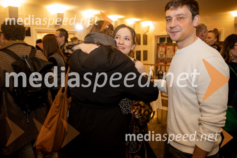 Hlapci - dokumentarec za prihodnost: krstna uprizoritev sodobne reinterpretacije Cankarja