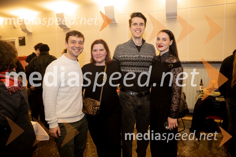 Hlapci - dokumentarec za prihodnost: krstna uprizoritev sodobne reinterpretacije Cankarja