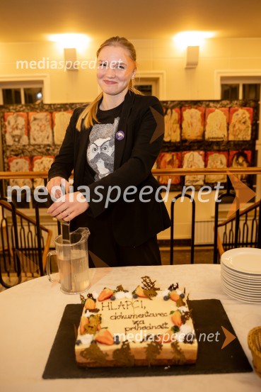 Hlapci - dokumentarec za prihodnost: krstna uprizoritev sodobne reinterpretacije Cankarja