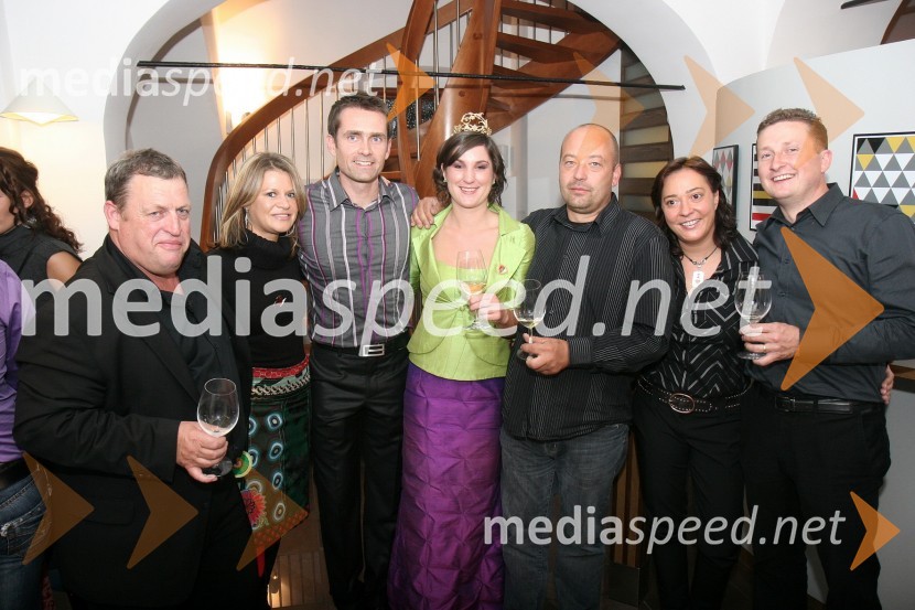Stojan Ščurek, vinar, ..., Gorazd Kocbek, Oljarna Kocbek, Karolina Kobal, Vinska kraljica Slovenije 2009, Boštjan Protner, vinar, ... in Danilo Steyer, vinogradništvo Steyer vinaOkusi Slovenije, 80 let oljarne Kocbek