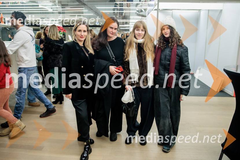 Cankarjev dom: Zločin v blatnem dolu