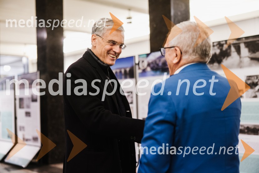 mag. Črtomir Remec,  predsednik Inženirske zbornice Slovenije in direktor Stanovanjskega skladaReka Soča in njeni mostovi, razstava