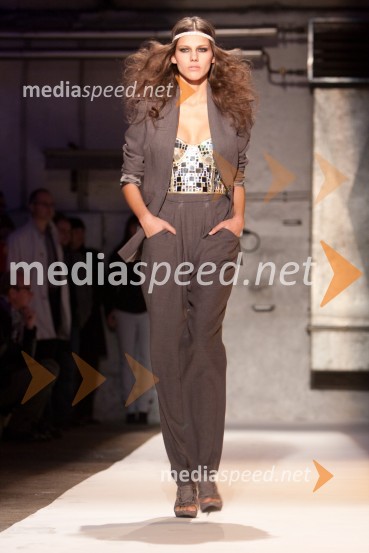 ManekenkaNina Šušnjara, modna revija