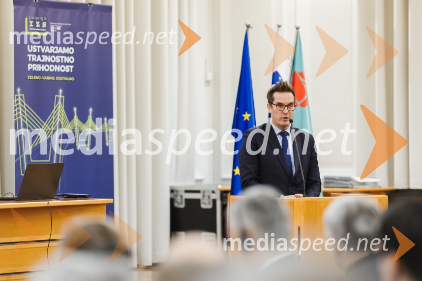  Samo Turel, župan mestne občine Nova GoricaReka Soča in njeni mostovi, razstava