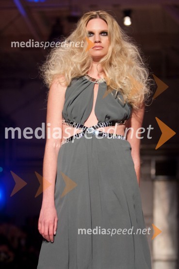 ManekenkaNina Šušnjara, modna revija