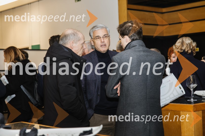 mag. Črtomir Remec,  predsednik Inženirske zbornice Slovenije in direktor Stanovanjskega skladaReka Soča in njeni mostovi, razstava