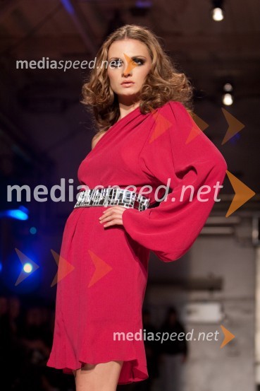 ManekenkaNina Šušnjara, modna revija